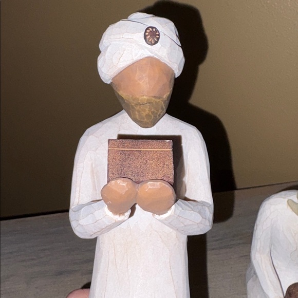 Like new Willow Tree "The Three Wisemen" nativity figurines - Picture 7 of 8